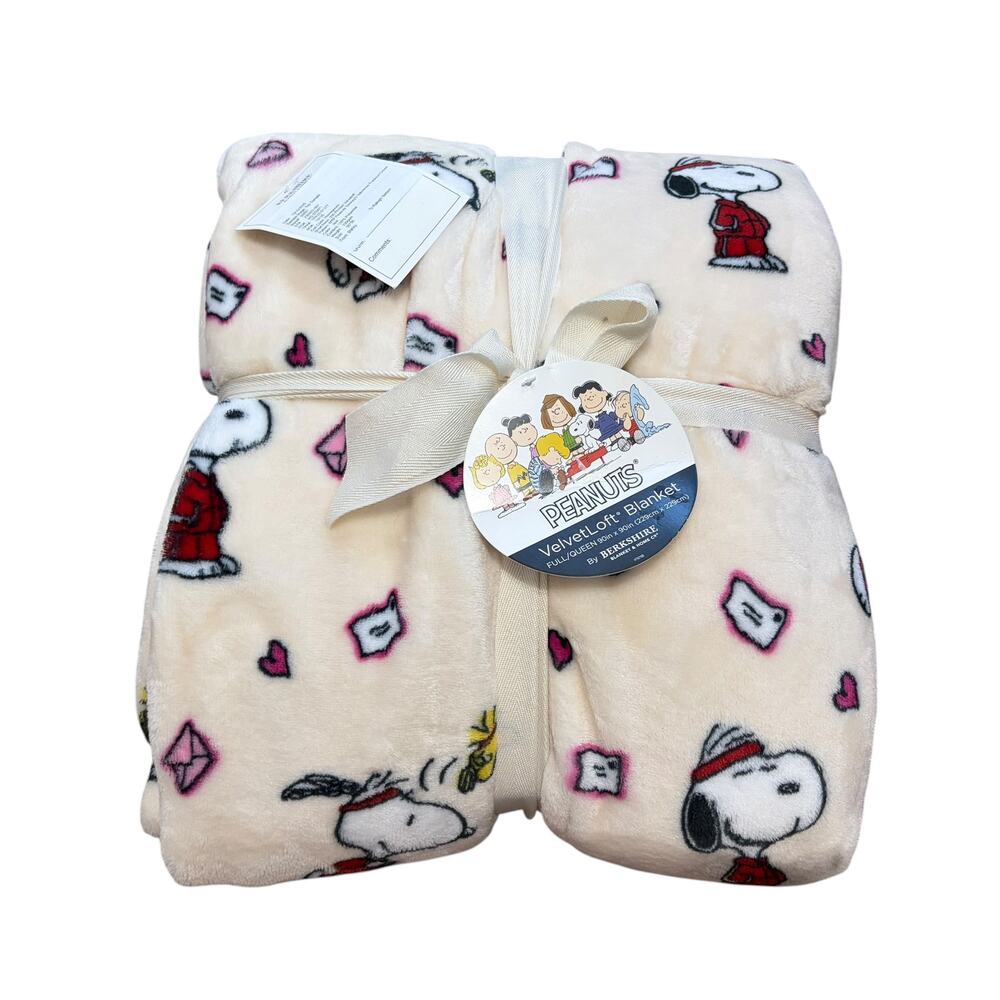 Peanuts VelvetLoft Blanket NWT Full/Queen 90inx90in Snoopy Valentines Tracksuit